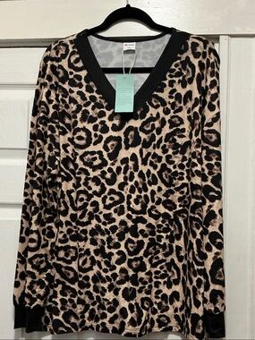 Leopard Print V-Neck top - Black & Beige
